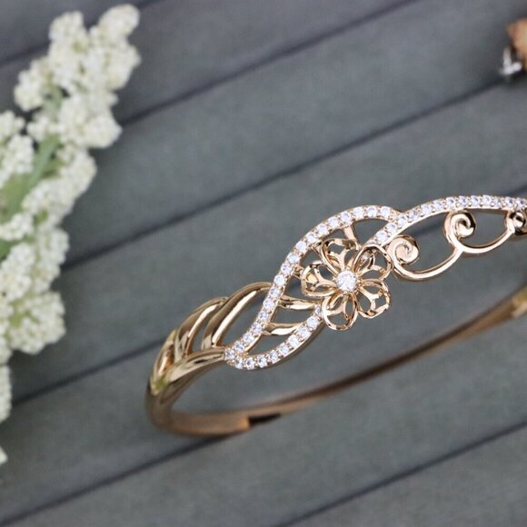 Elegant Floral Design Rose Gold Bangle with Crystal Accents, XPBL0592 - Picture 11 of 12